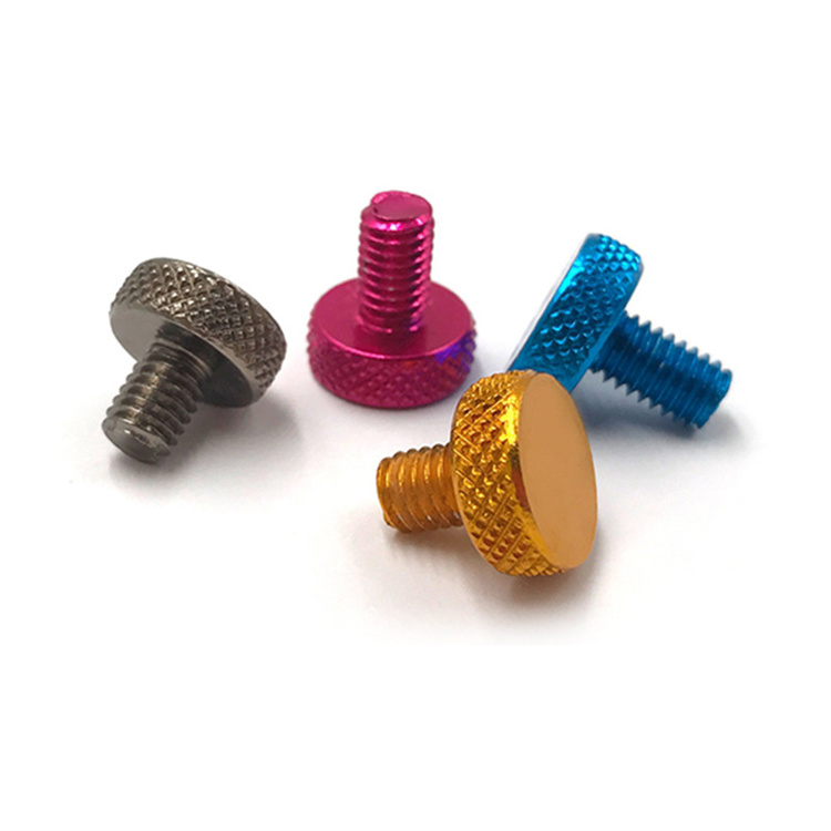 Parafuso de aperto manual serrilhado em alumínio anodizado colorido M3 m4 para computador